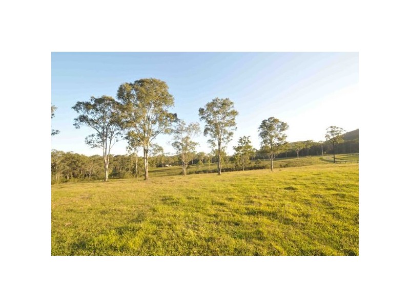 2069 Bucketts Way, Booral NSW 2425