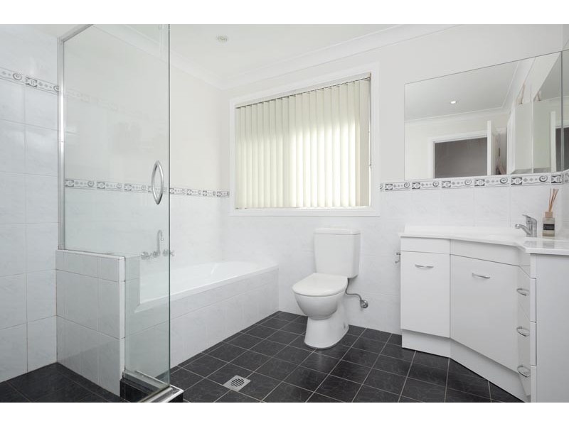 1 Salamander Pl, Raymond Terrace NSW 2324