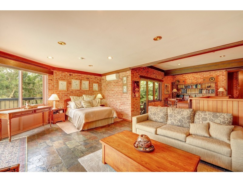 8 Cherry Place, Castle Cove NSW 2069