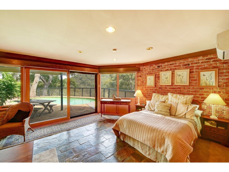 8 Cherry Place, Castle Cove NSW 2069