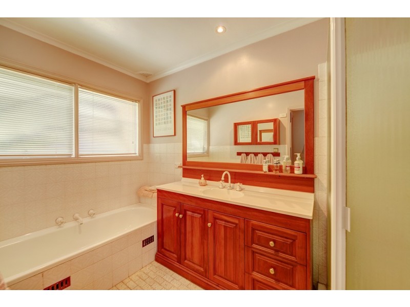 8 Cherry Place, Castle Cove NSW 2069