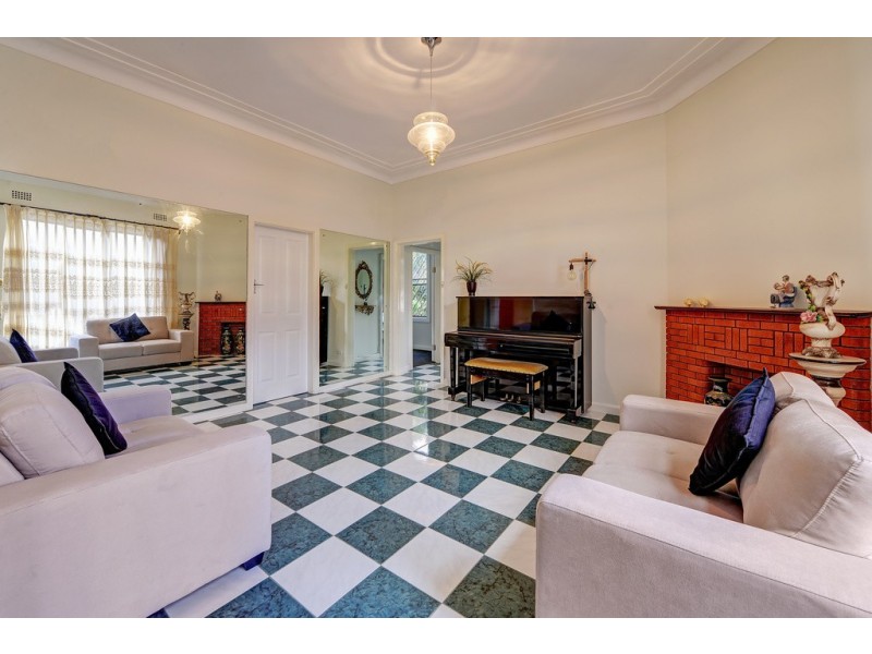 15 Strathmore Parade, Roseville NSW 2069