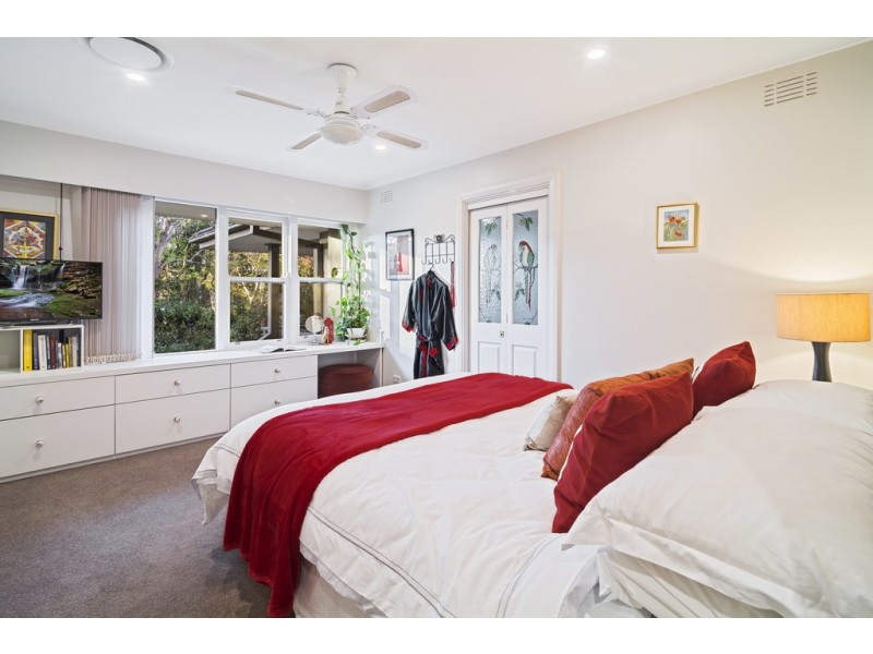 12 Alvona Avenue, St Ives NSW 2075