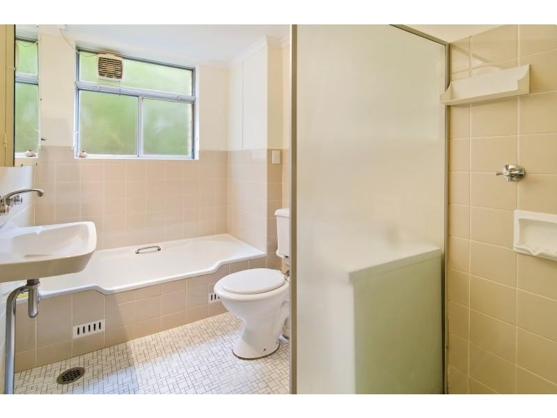 2/106 Burns Bay Road, Lane Cove NSW 2066