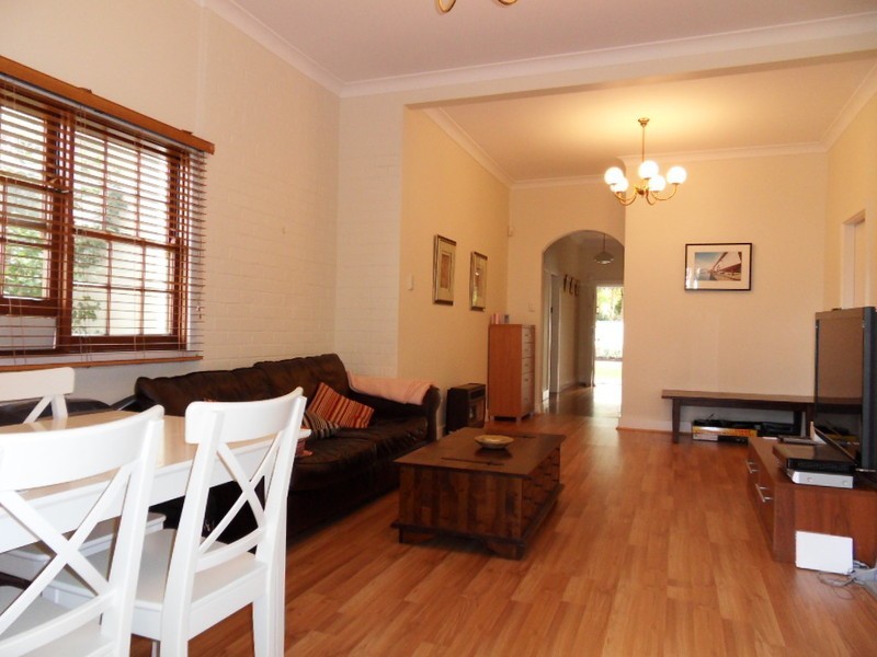 16 Glover Street, Willoughby NSW 2068