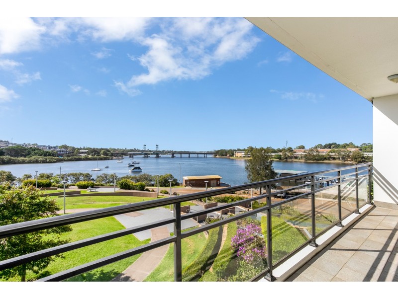 15/2 Bay Drive, Meadowbank NSW 2114
