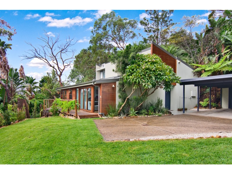 2 HARBOUR LANE, Middle Cove NSW 2068