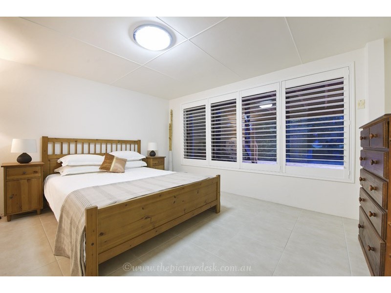 18 Sugarloaf Crescent, Castlecrag NSW 2068