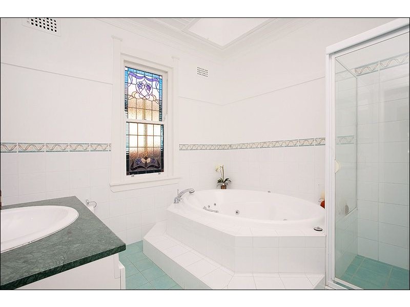 8 Hollywood Crescent, Willoughby NSW 2068