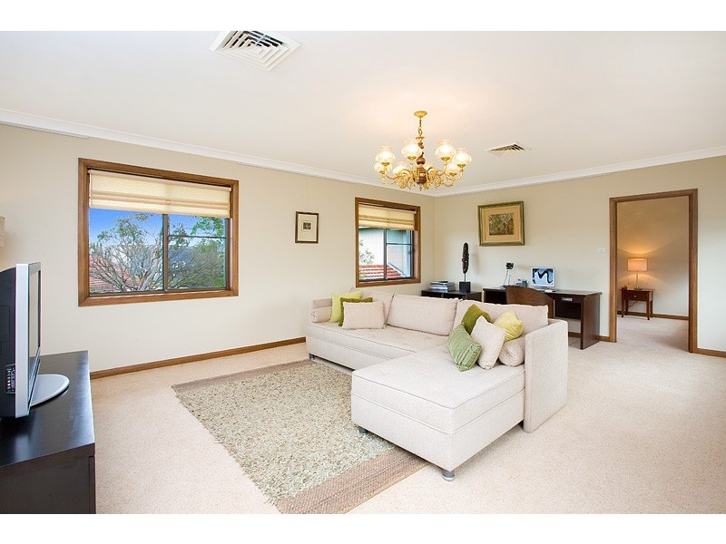 18 Heights Cresent (Middle Cove), Willoughby NSW 2068