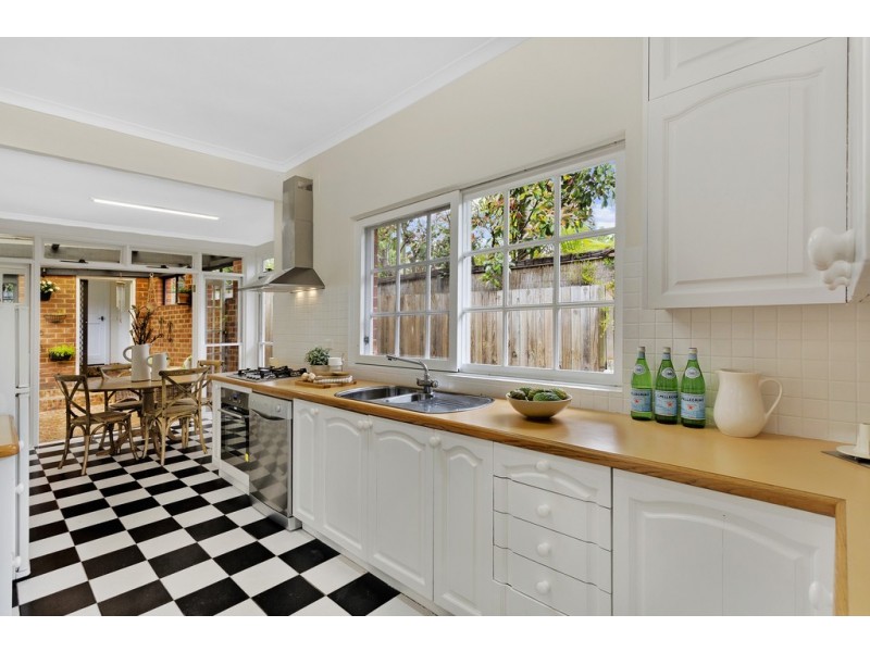 28 De Villiers Avenue, Chatswood NSW 2067