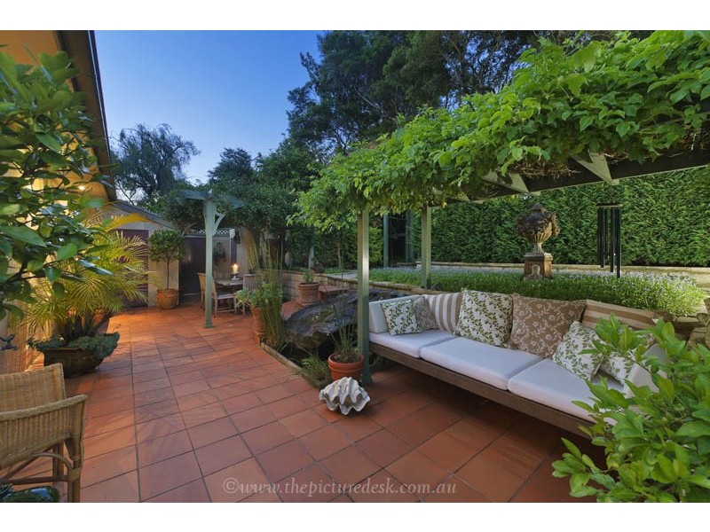 21 The Rampart, Castlecrag NSW 2068