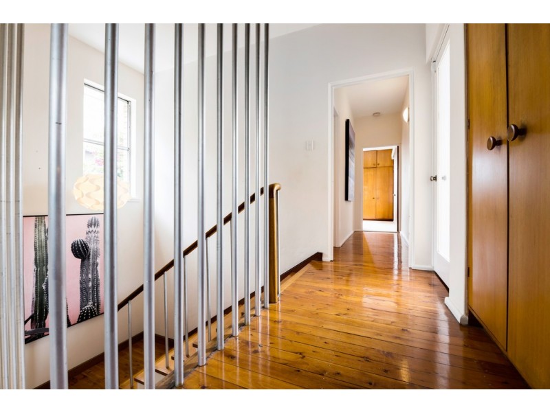 23 Victoria Avenue, Middle Cove NSW 2068