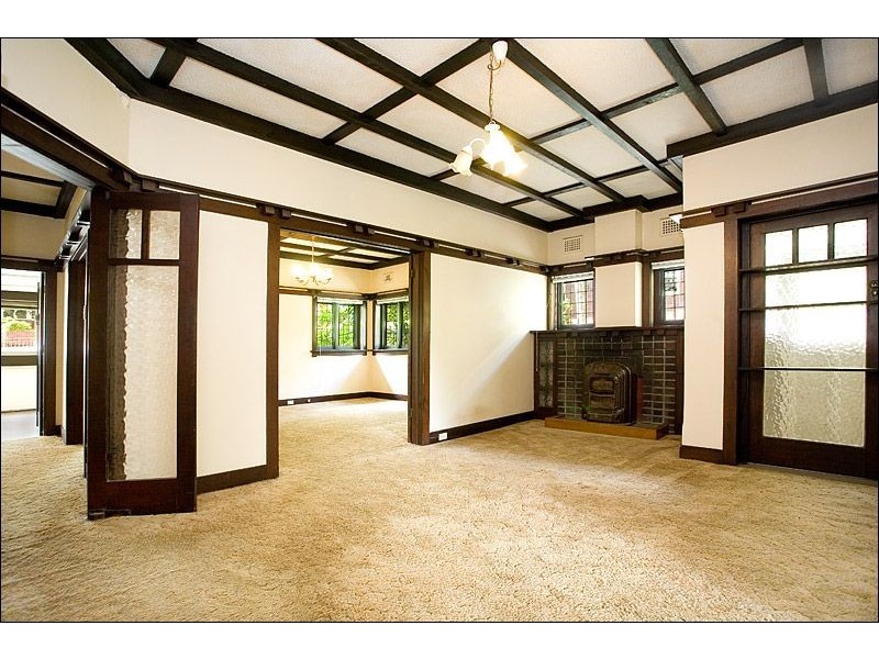 10 Clermiston Avenue, Roseville NSW 2069