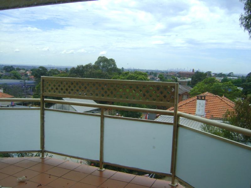 1/26 Hillview Street, Roselands NSW 2196