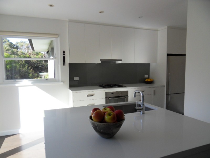 100 Sugarloaf Crescent, Castlecrag NSW 2068