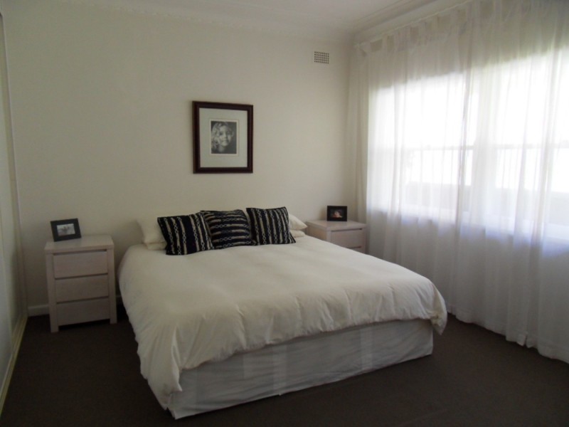 100 Sugarloaf Crescent, Castlecrag NSW 2068
