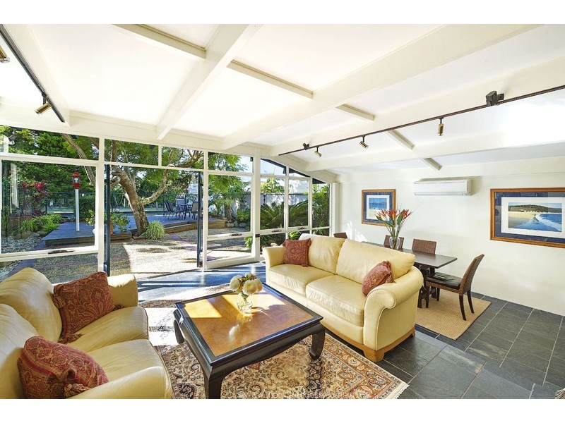 33 Sugarloaf Crescent, Castlecrag NSW 2068