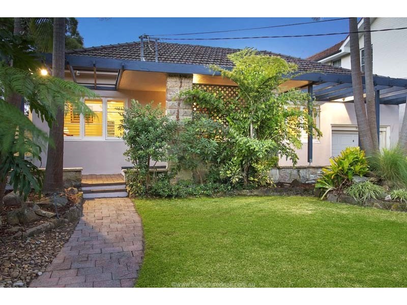 33 Sugarloaf Crescent, Castlecrag NSW 2068