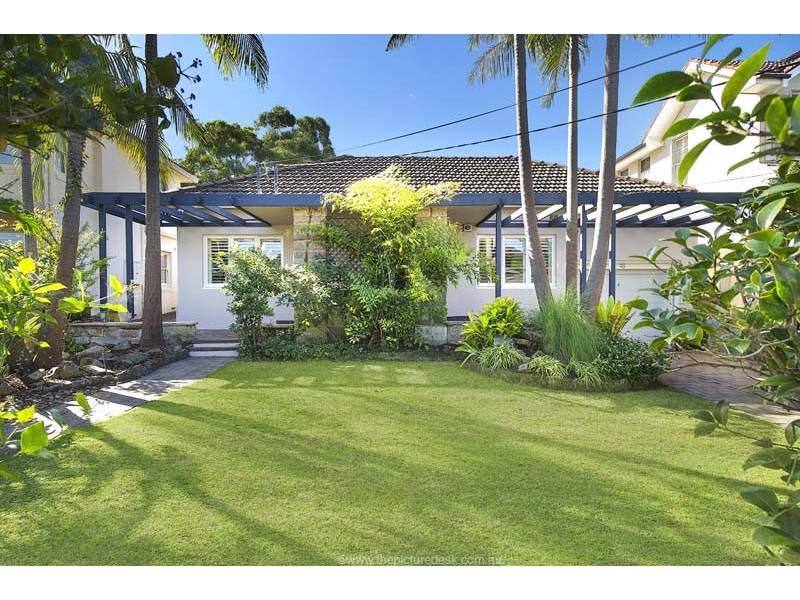 33 Sugarloaf Crescent, Castlecrag NSW 2068