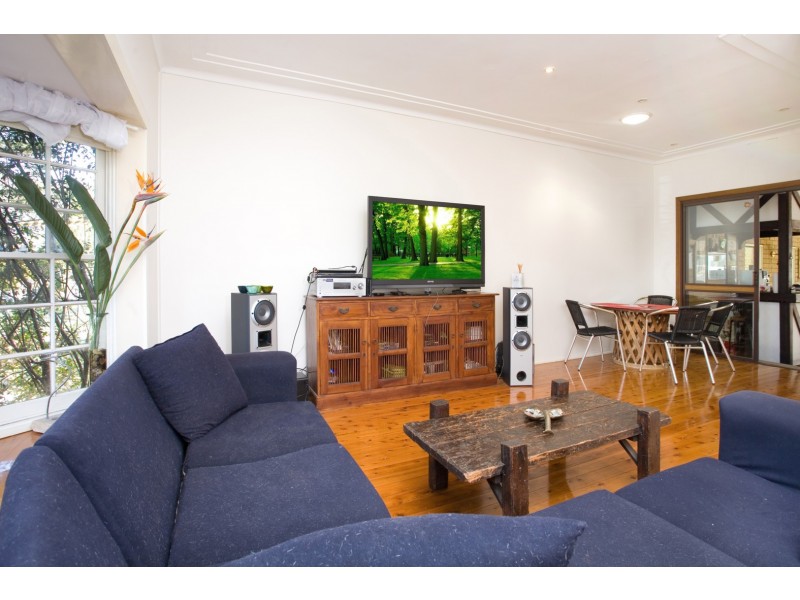 2 Bushland Avenue, Forestville NSW 2087