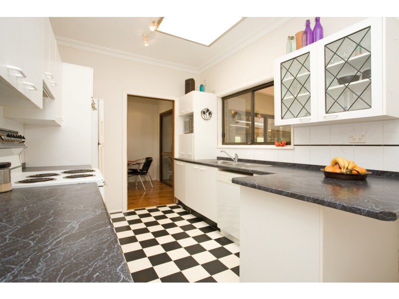 2 Bushland Avenue, Forestville NSW 2087