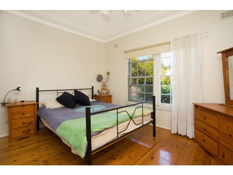 2 Bushland Avenue, Forestville NSW 2087