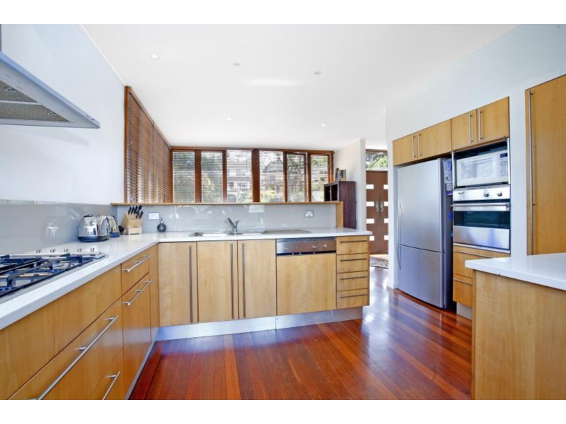 11 Ogilvy Road, Clontarf NSW 2093