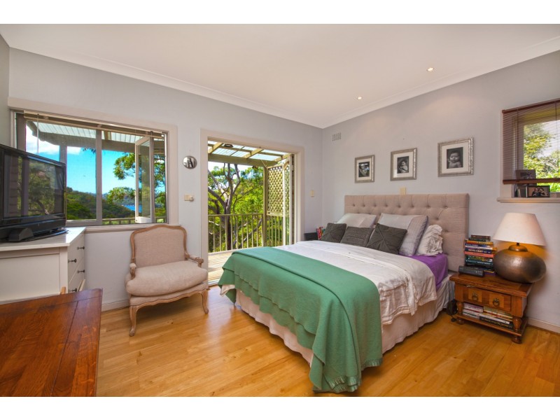 70 Sugarloaf Crescent, Castlecrag NSW 2068