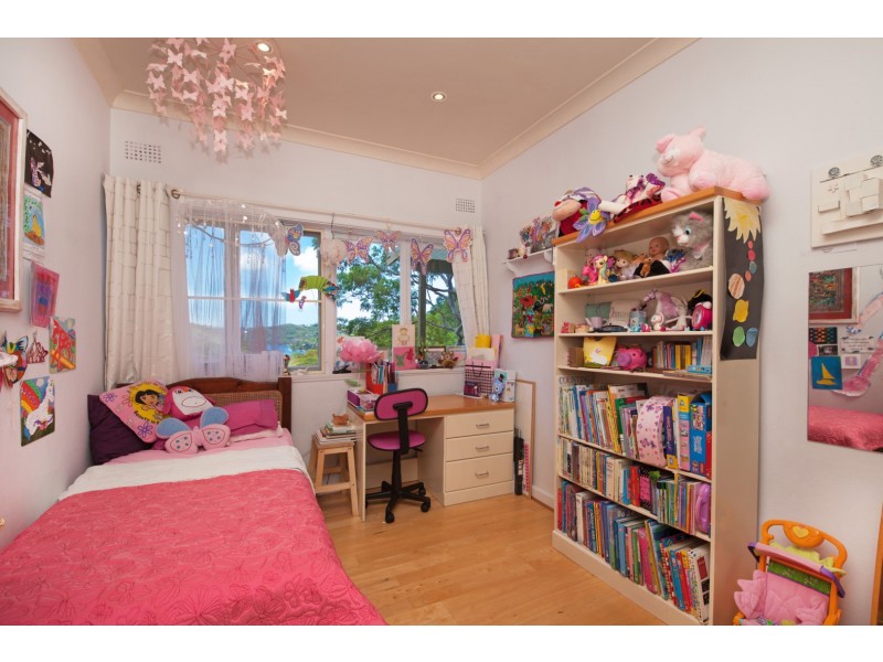 70 Sugarloaf Crescent, Castlecrag NSW 2068