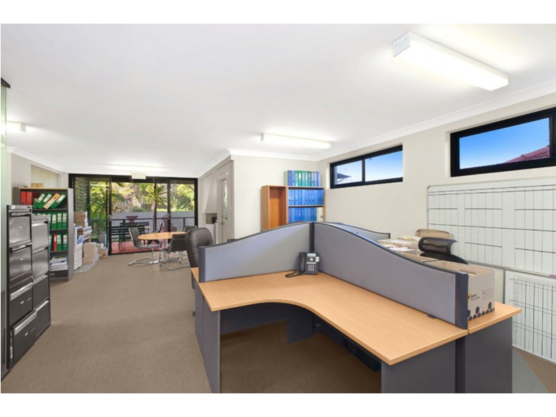 159 Eastern Valley Way, Middle Cove NSW 2068