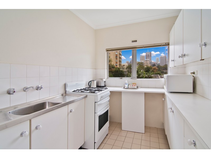 31/2A Henry Lawson Avenue, Mcmahons Point NSW 2060