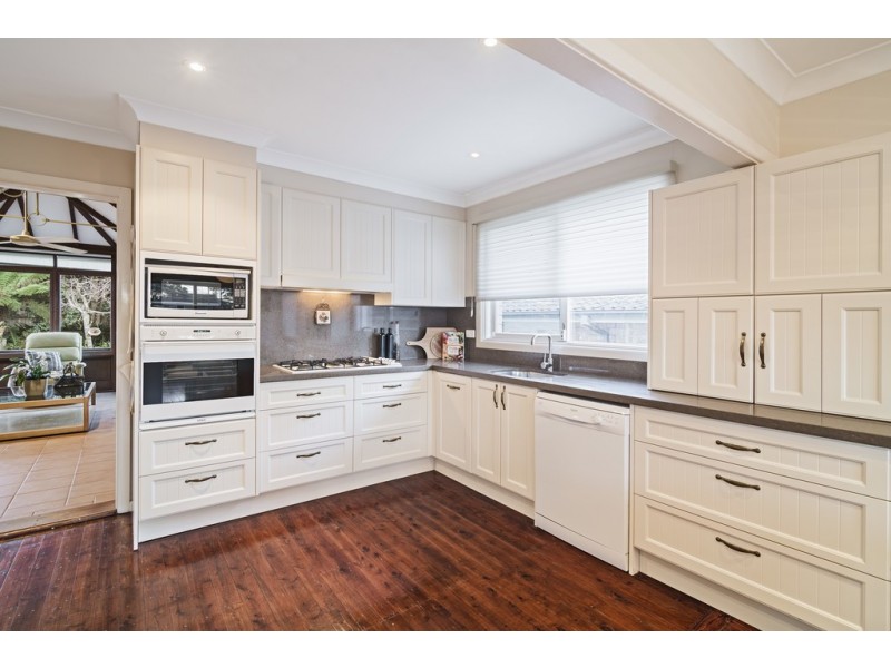 2 Roselands Ave, Frenchs Forest NSW 2086