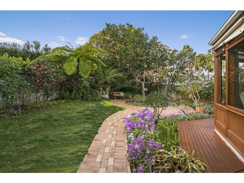 2 Roselands Ave, Frenchs Forest NSW 2086