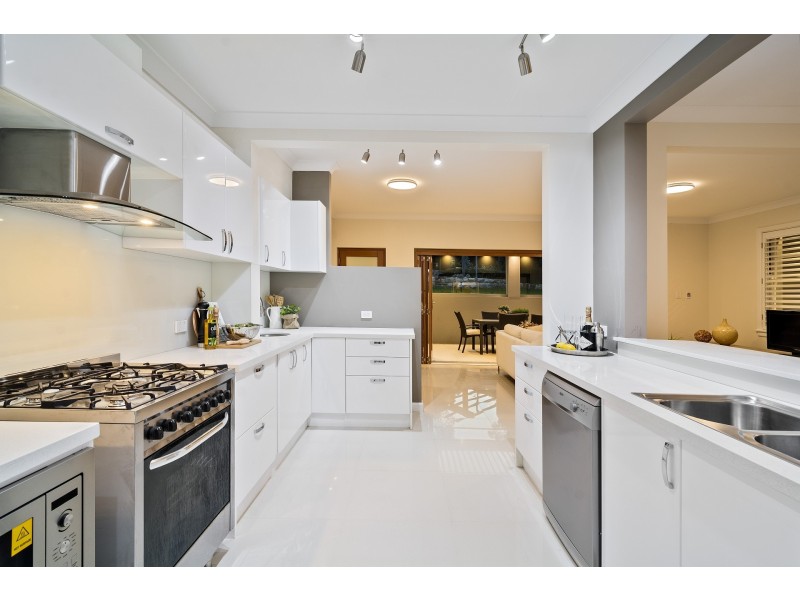 1 Victoria Avenue, Middle Cove NSW 2068