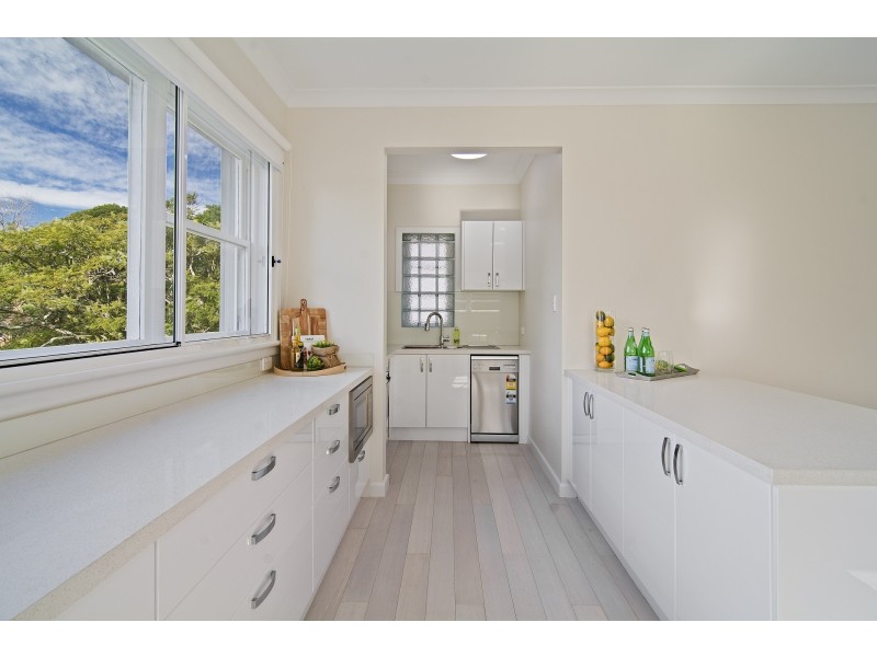 1 Victoria Avenue, Middle Cove NSW 2068