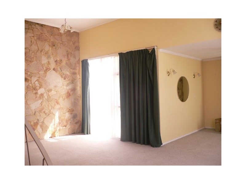 27 Wood St, Mowbray TAS 7248