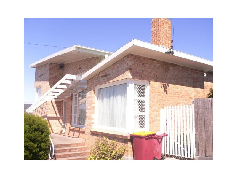 27 Wood St, Mowbray TAS 7248