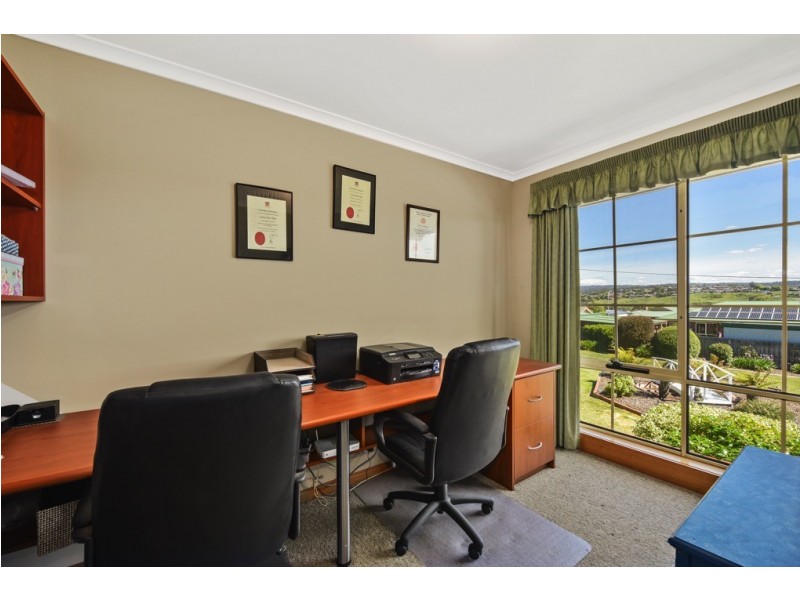 9 Pinsley Drive, St Leonards TAS 7250