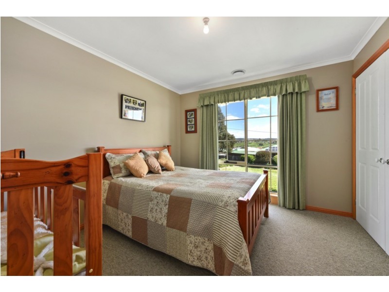 9 Pinsley Drive, St Leonards TAS 7250