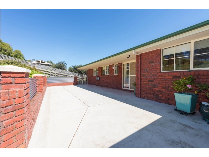 9 Pinsley Drive, St Leonards TAS 7250