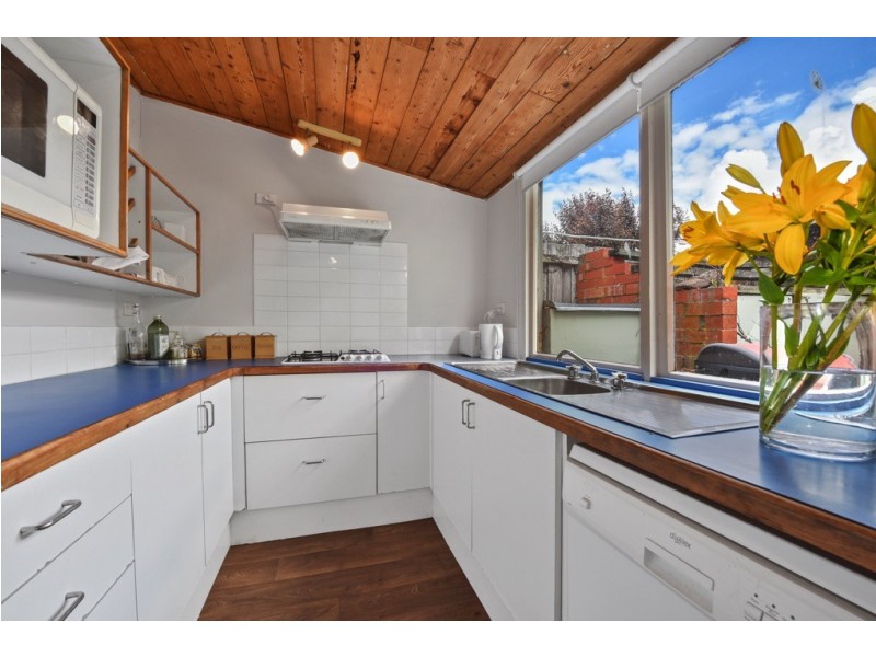 8 Racecourse Cres, Launceston TAS 7250