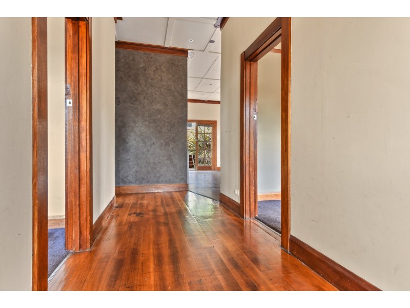 15 Basin Rd, West Launceston TAS 7250