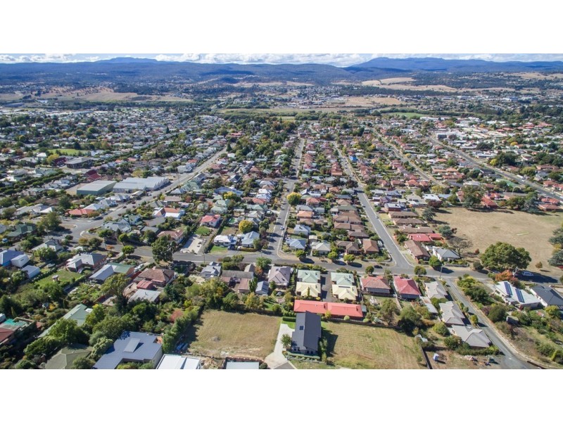 4 Roman Crt, Newstead TAS 7250