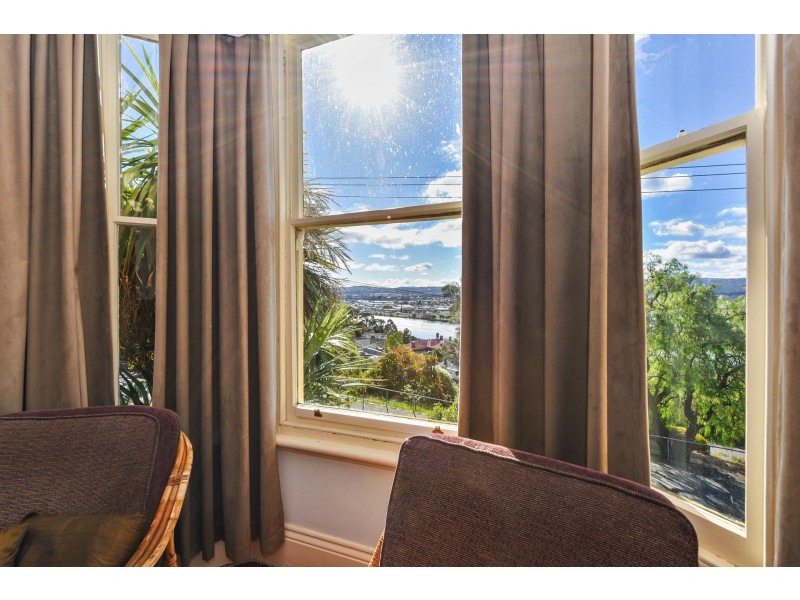 5 South Bank, Trevallyn TAS 7250