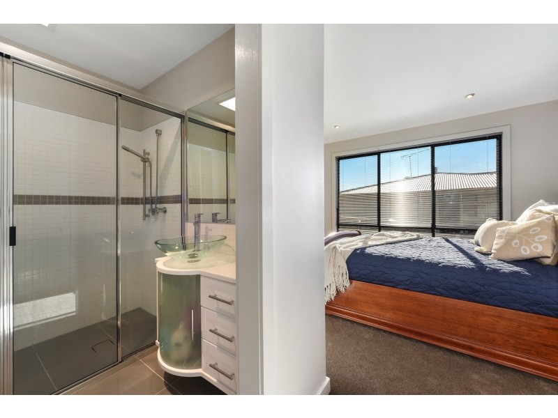 1 Francis St, Riverside TAS 7250