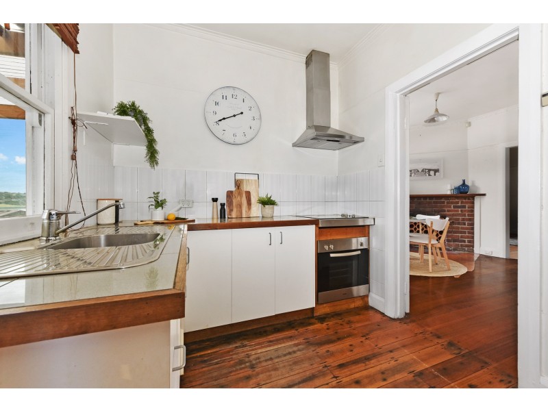 212 Hobart Road, Kings Meadows TAS 7249