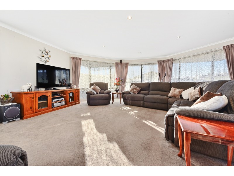 6 St James Close, Newstead TAS 7250