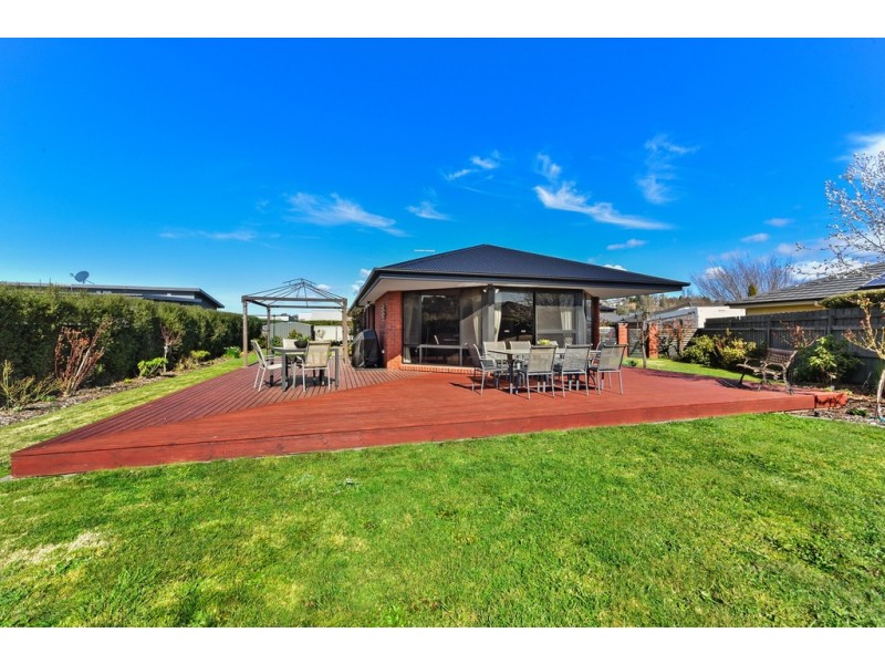 6 St James Close, Newstead TAS 7250