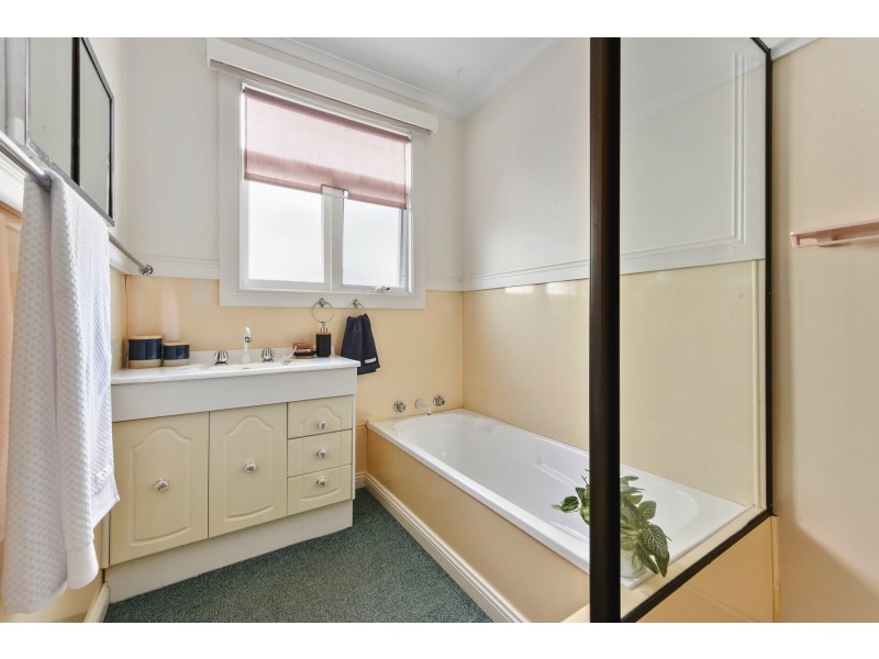 13 Swan Street, Newnham TAS 7248